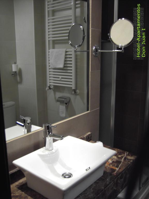 Hotel Apartamentos Don Juan I Alcalá de Henares Zimmer foto